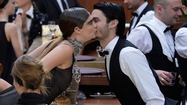 Sfilate Parigi Marzo 2015: benvenuti alla Brasserie Gabrielle di Chanel, guest Cara Delevingne