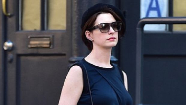 Celebrity Style 2015: Anne Hathaway, Kate Hudson e Jessica Alba scelgono la Bonnie Bag di Christopher Kane