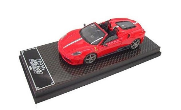 Ferrari Scuderia Spider 16M, modellino in scala 1:43