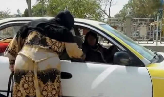 L&#8217;Afghanistan ha la sua prima donna taxista