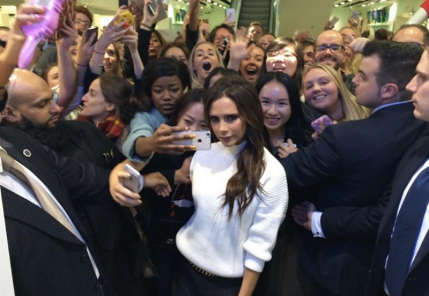 Victoria Beckham piace alle donne: “Lavoro per farle sentire più belle”