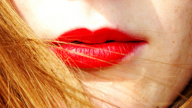 Come applicare rossetto