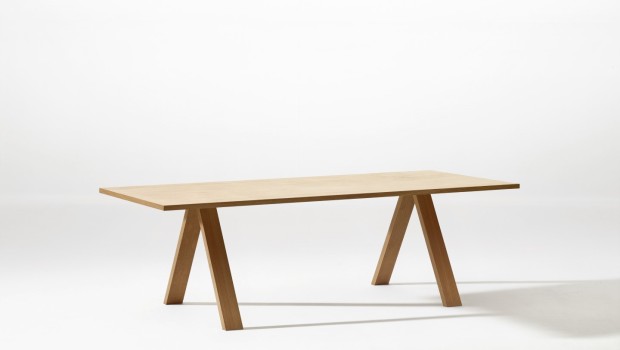 Salone del Mobile 2015: Arper presenta Cross, il nuovo tavolo in legno
