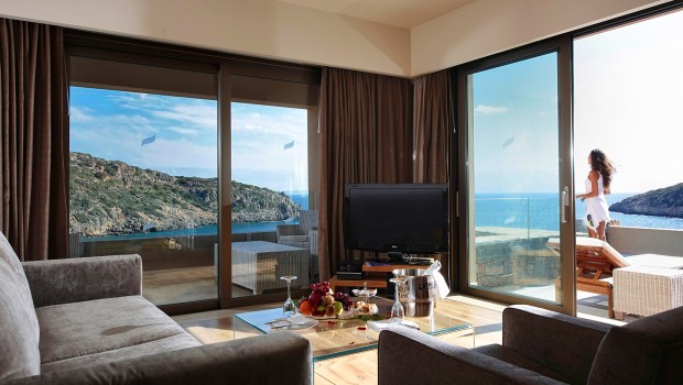 Gran Melia Luxury Hotel Creta: arredato con le poltrone Madison e i divani Ozium del Gruppo Euromobil