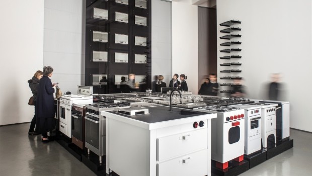 Fuorisalone 2015: Minacciolo per il Triennale Design Museum con la cucina Minà Expo Edition 2015 e la cappa Mammut