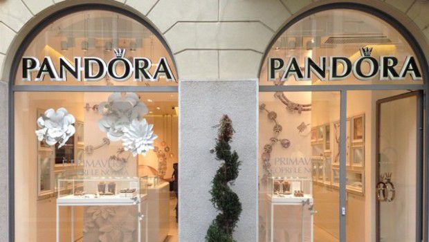 Pandora boutique: il nuovo concept store apre a Monza, le foto