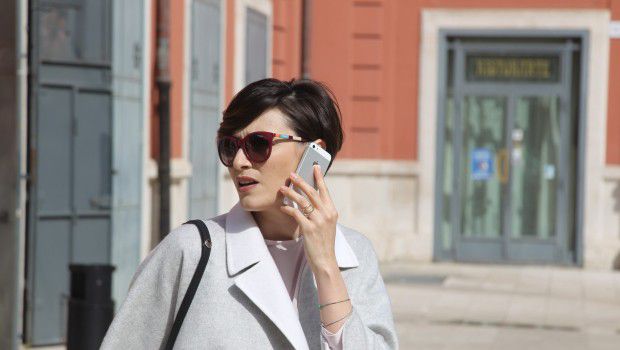 Celebrity Style 2015: Anna Foglietta sceglie gli occhiali da sole Vogue Eyewear Stripes