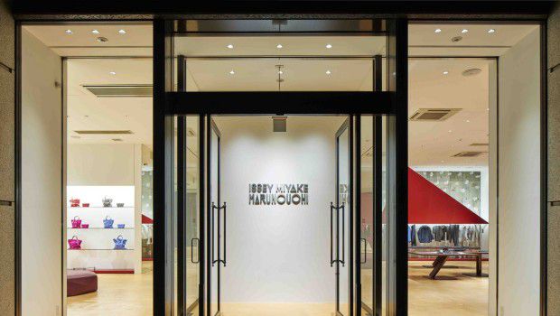 Issey Miyake Tokyo: il nuovo spazio Issey Miyake Marunouchi, le foto