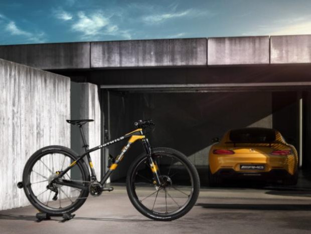 Mountain Bike Rotwild GT S in serie speciale ispirata alla Mercedes AMG-GT