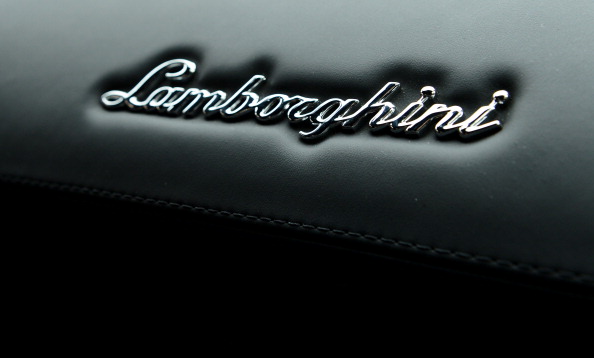 Lamborghini Aventador romba per le vie di Montecarlo [Video]