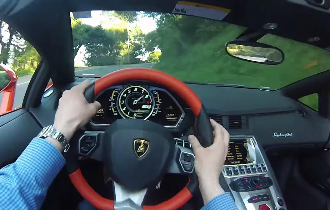 Lamborghini Aventador LP700-4 Roadster: emozioni a bordo [Video]