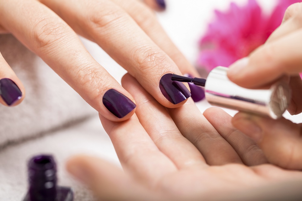 Come scegliere lo smalto per una perfetta manicure