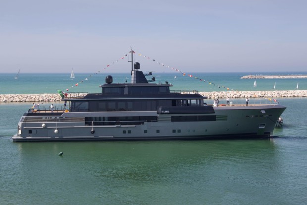 Yacht di lusso CRN Atlante varato ad Ancona