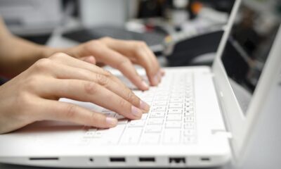 Tra donne e tecnologia il rapporto è di amore-odio
