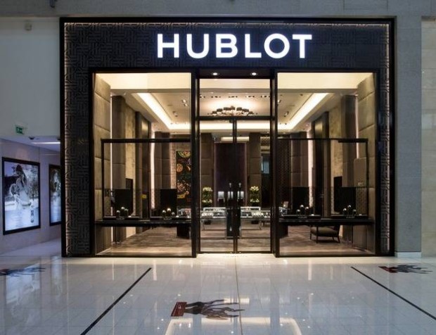 Hublot apre una boutique al Dubai Mall e festeggia l&#8217;orologio Big Bang