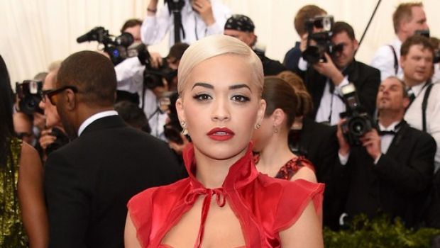 Met Gala 2015 red carpet: Rita Ora e il make up asiatico by Rimmel London