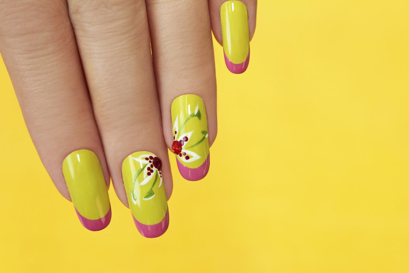 Unghie giallo acido