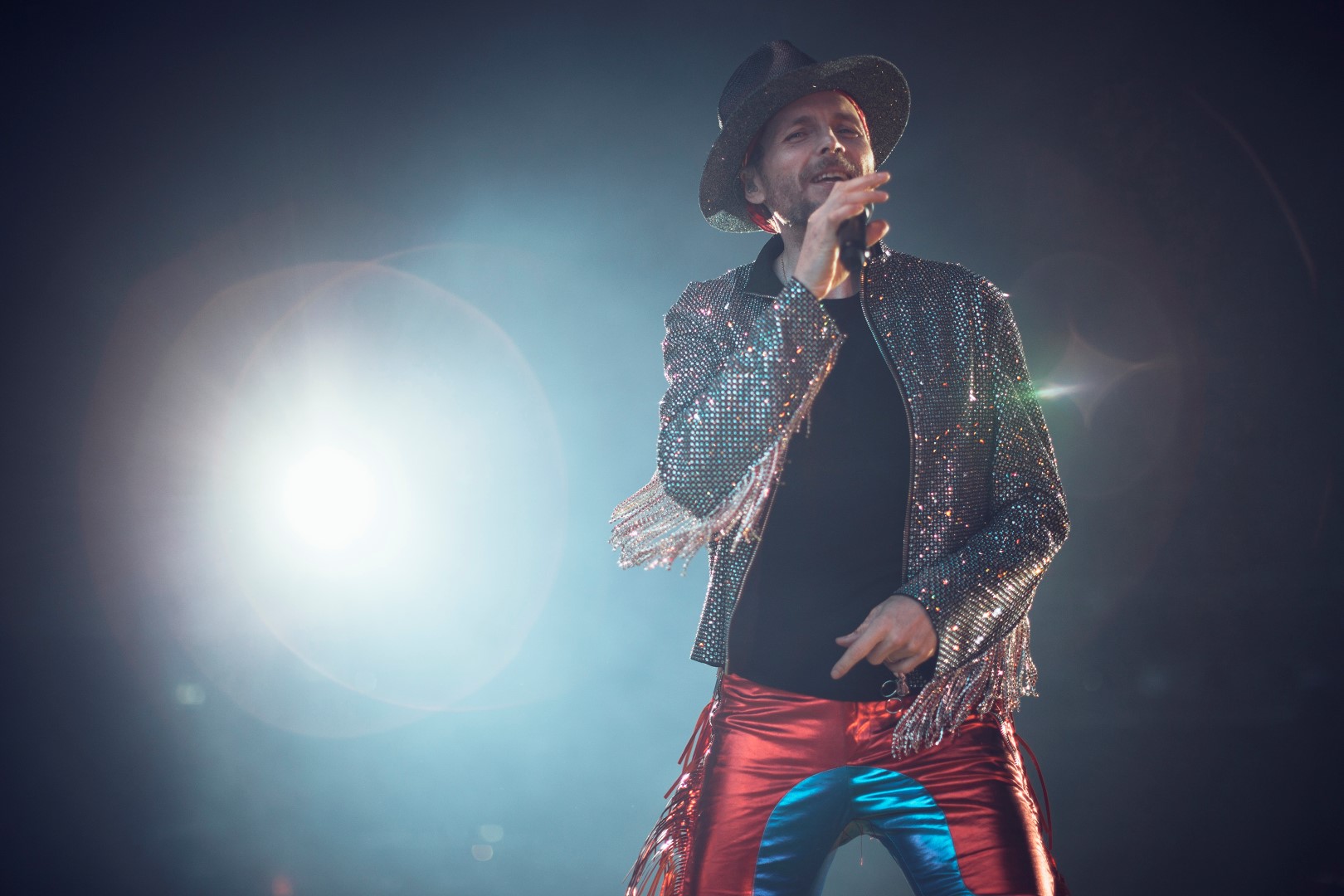 Lorenzo Jovanotti Tour negli Stadi 2015: il cantante veste Costume National