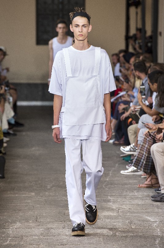 N°21 collezione uomo primavera estate 2016: la sfilata a Milano Moda Uomo