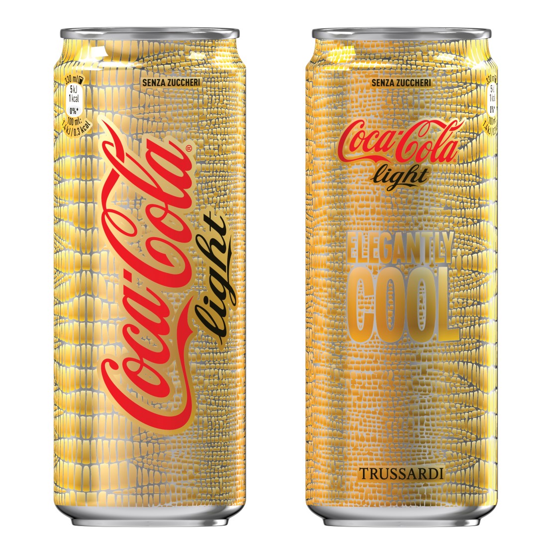 Trussardi Coca-Cola: la Coca Cola Light si veste Elegantly Cool e l&#8217;iconica Contour Bottle in limited edition