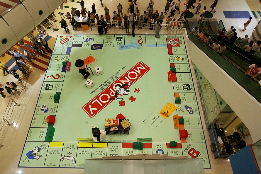 Monopoli: a Dubai il gioco è gigante per i suoi 80 anni