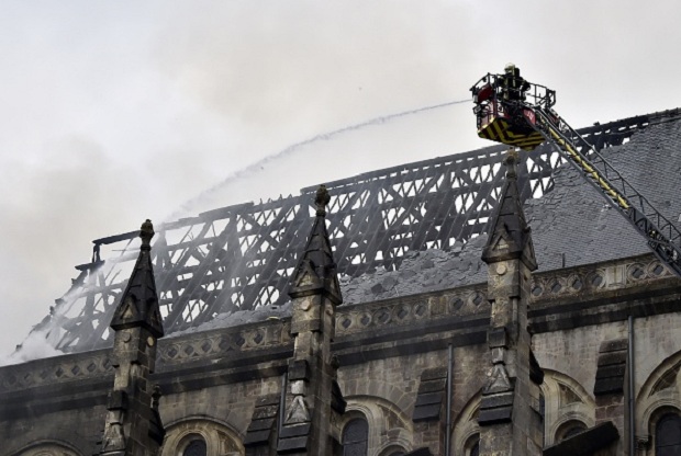 Incendio alla basilica di Saint Donatien di Nantes, capolavoro dell&#8217;arte neogotica