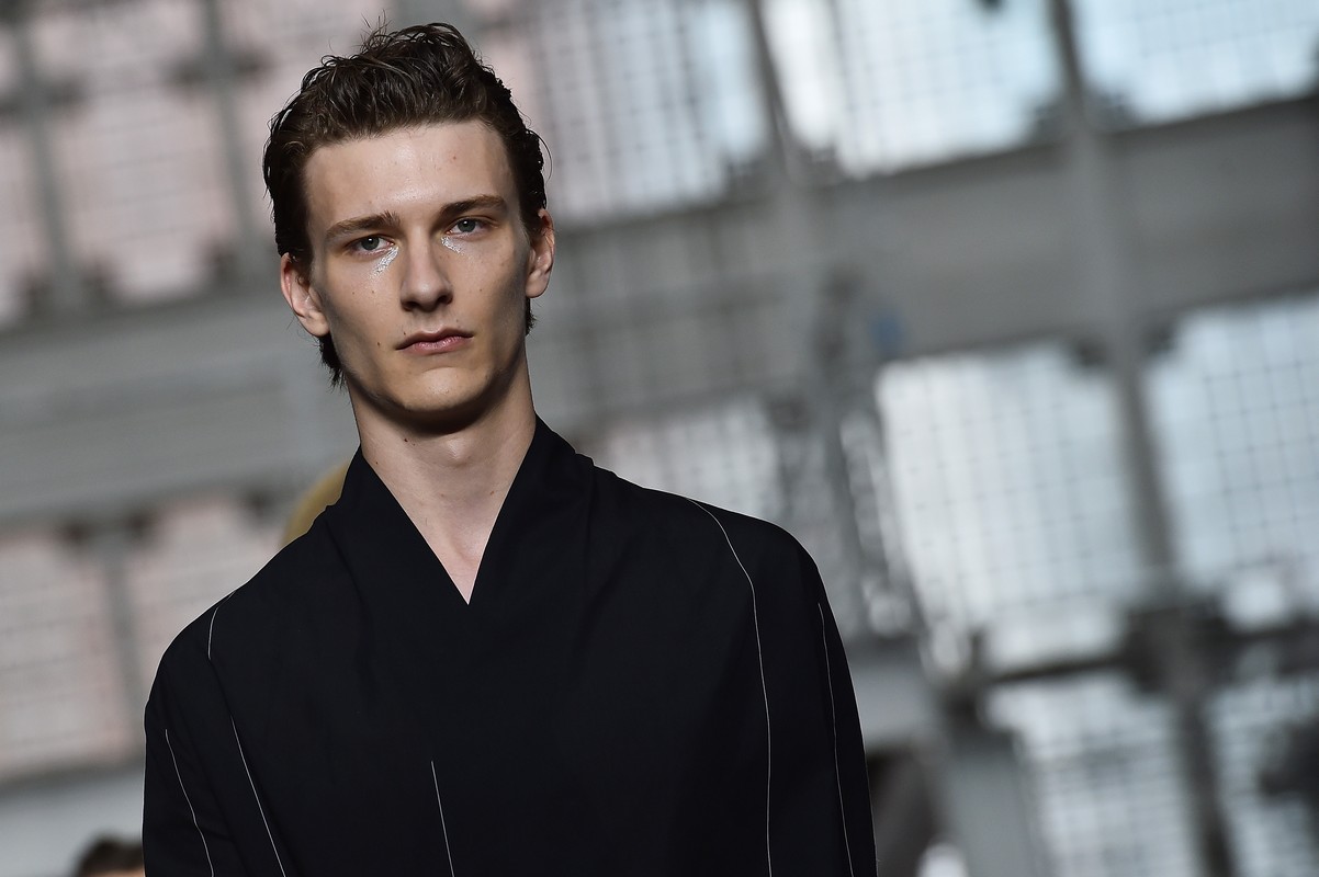 Tendenze moda uomo primavera estate 2016: i codici essenziali di Damir Doma, la sfilata a Milano Moda Uomo