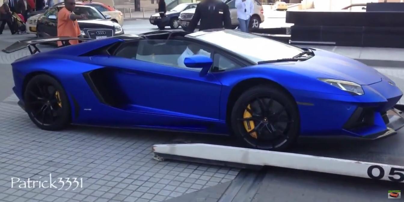 Lamborghini Aventador sale sul camion a Dubai ma c&#8217;è l&#8217;urto [Video]