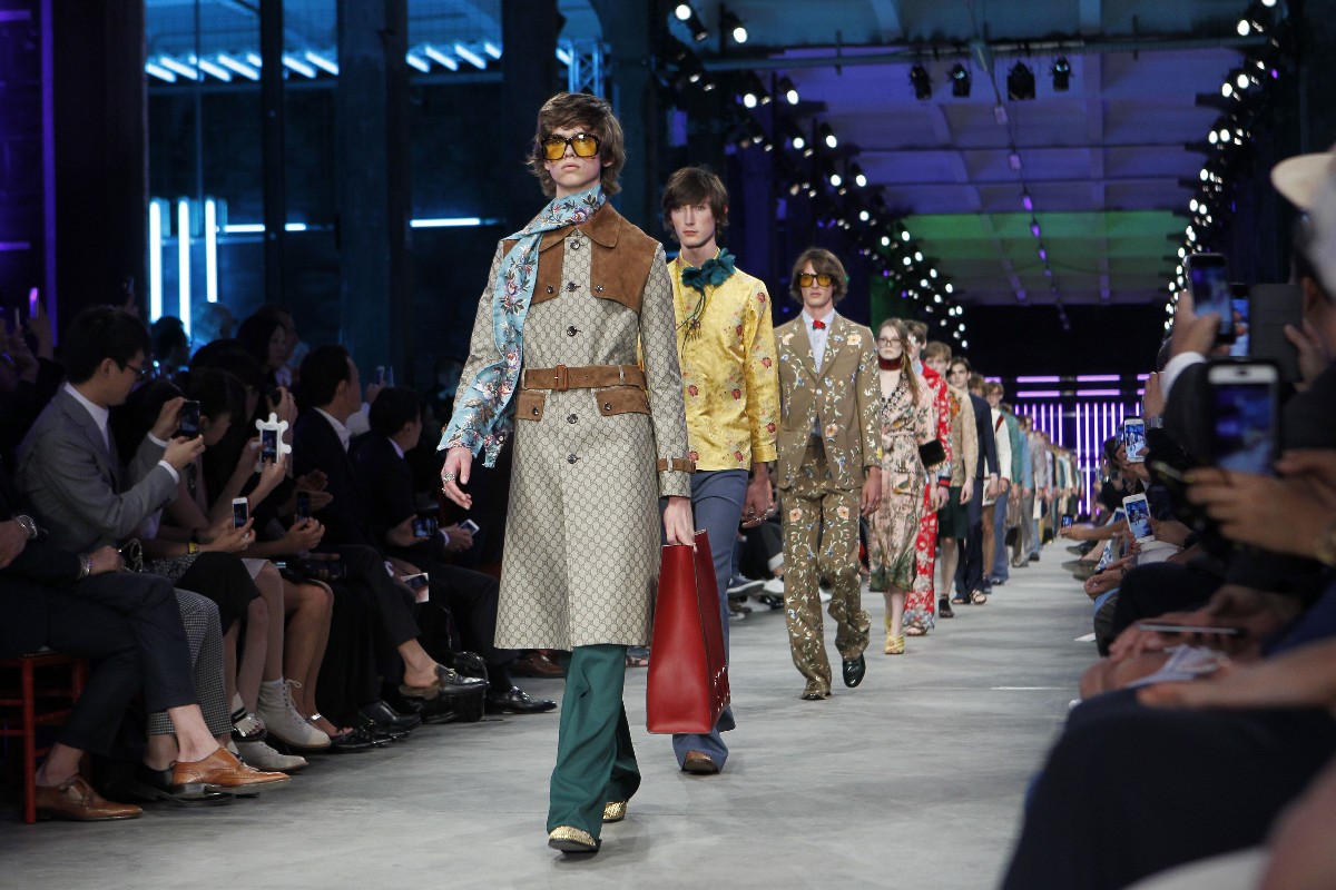 Gucci uomo collezione primavera estate 2016: la sfilata a Milano Moda Uomo