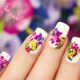 Nail art con base bianca