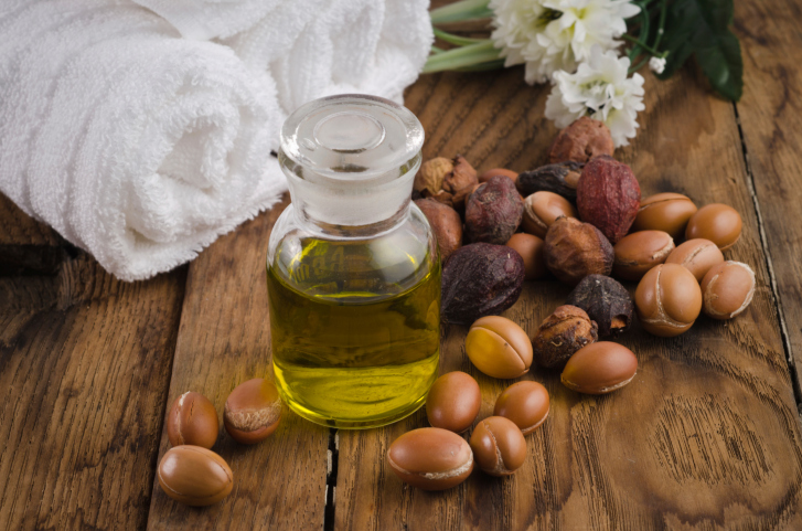 Olio di Argan, i 5 consigli per nutrire capelli e pelle