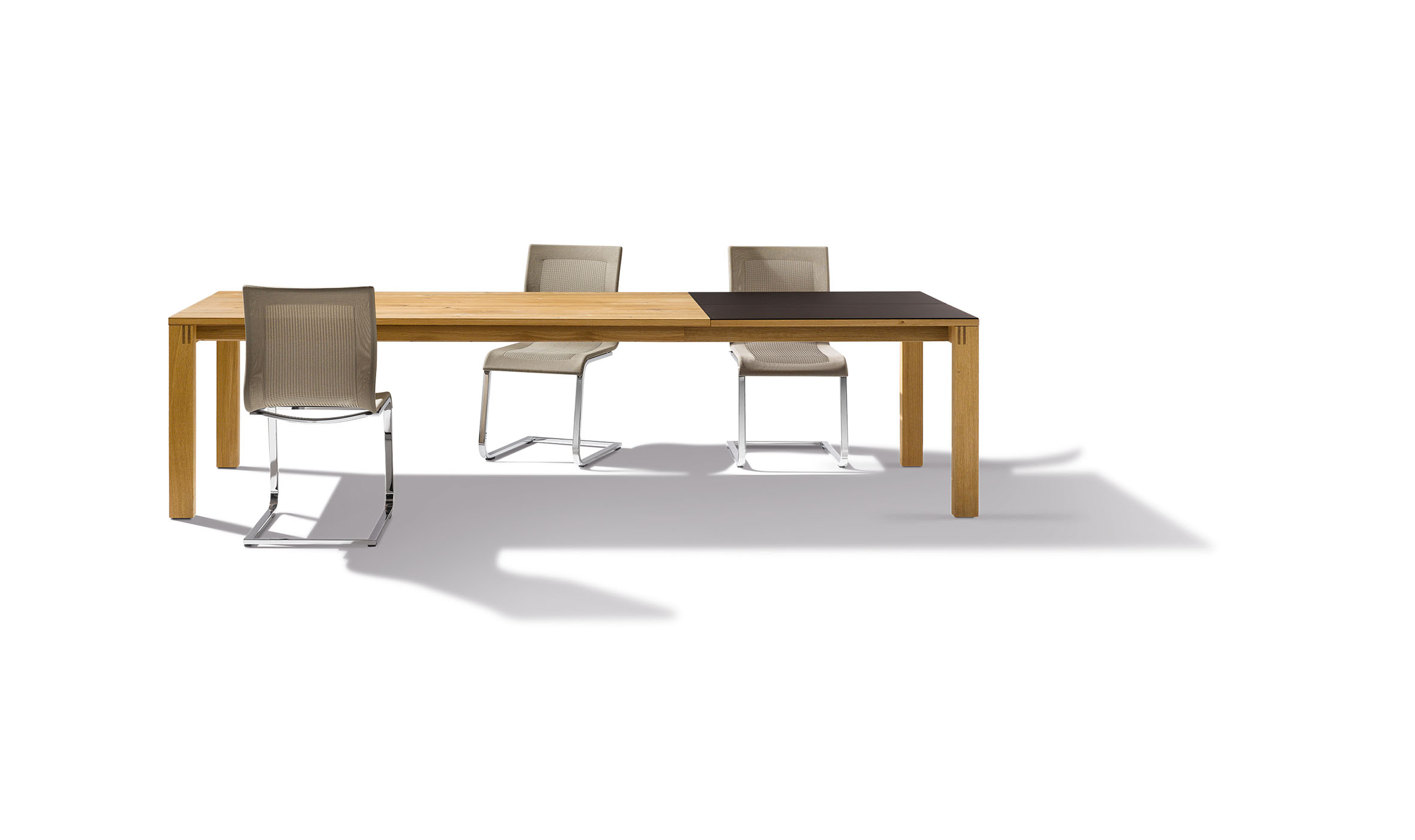 Team 7 tavoli allungabili: il legno naturale custodisce sofisticate tecnologie