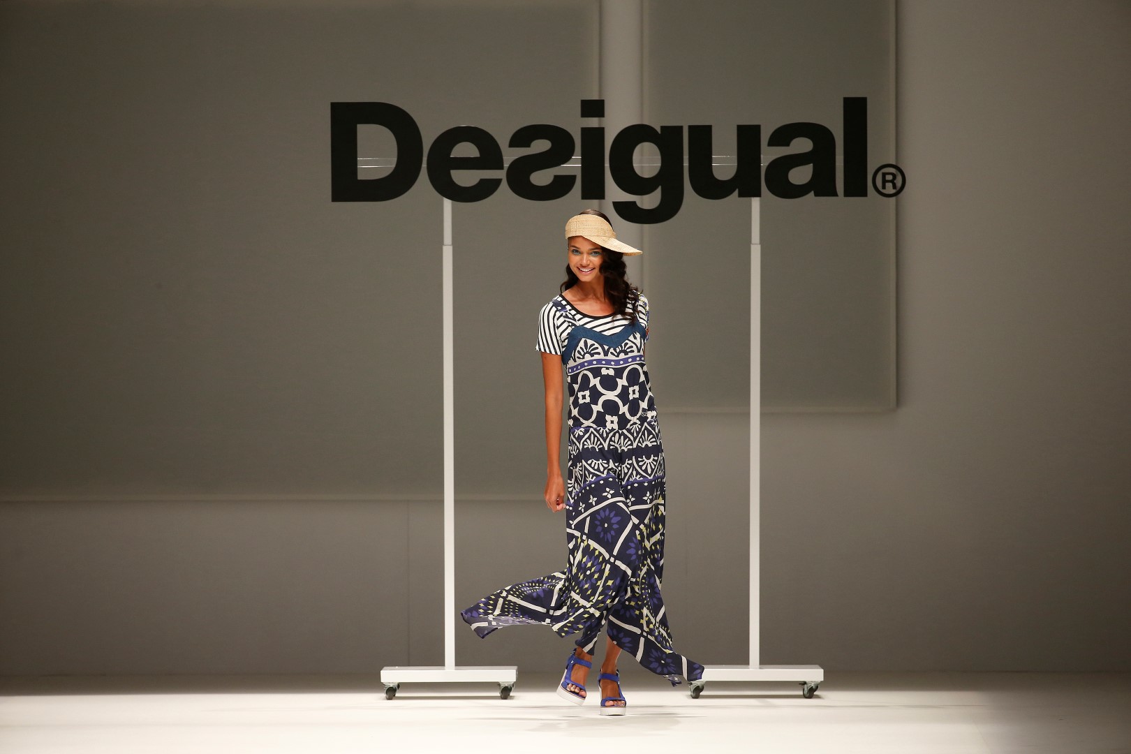 Desigual collezione primavera estate 2016: la sfilata a 080 Barcelona Fashion, guest Daniella Braga