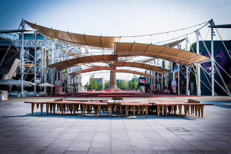 Expo Milano 2015: Piazza Italia ospita il tavolo Pangea di Riva 1920