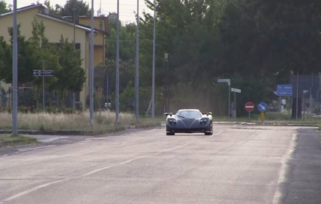 Pagani Zonda Tricolore: emozioni su strada nel segno del lusso