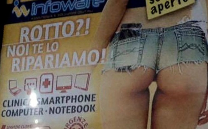 La pubblicità sessista che scandalizza Roma: un lato B per sponsorizzare un negozio di pc