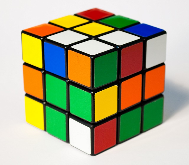 Come risolvere il cubo di Rubik in 5 secondi (Video)