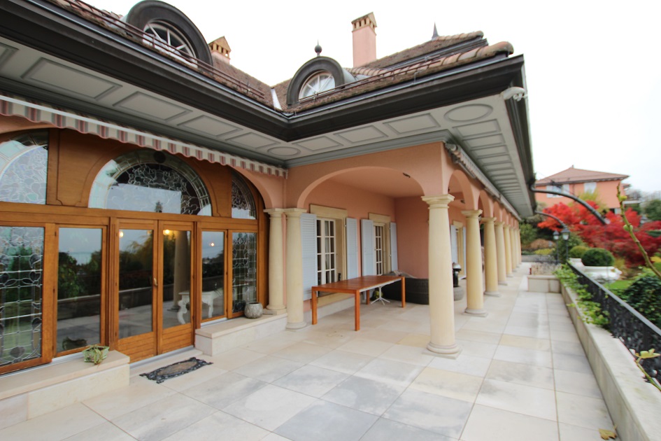 Villa di lusso con piscina in vendita sul lungolago di Montreux