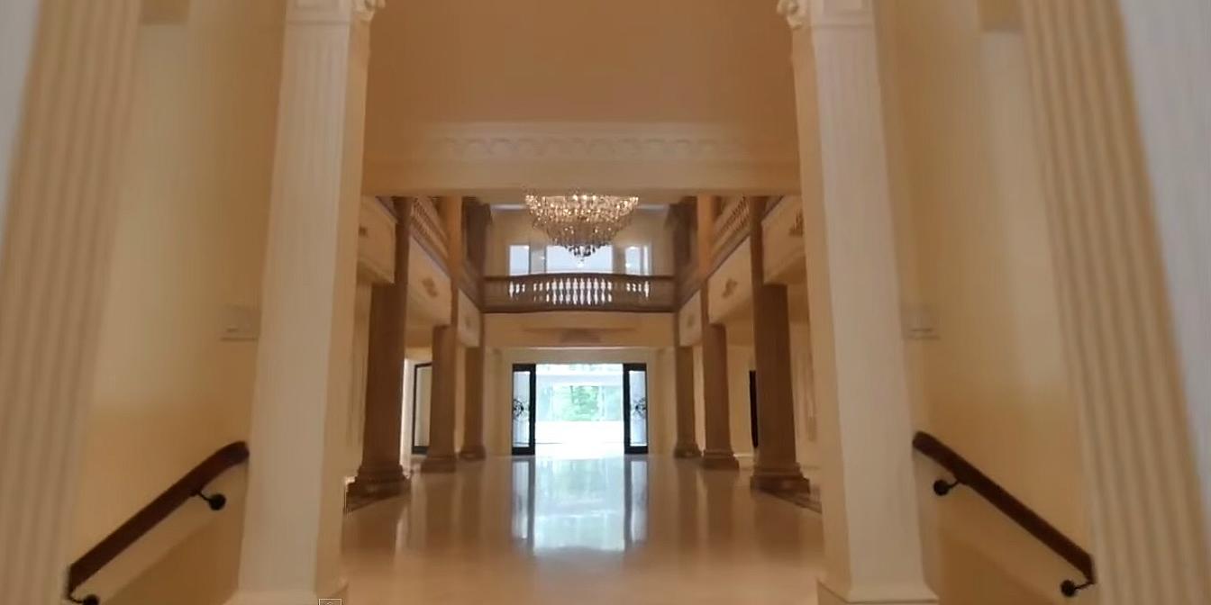 Villa di lusso con piscina in Saddle River, New Jersey [Video]