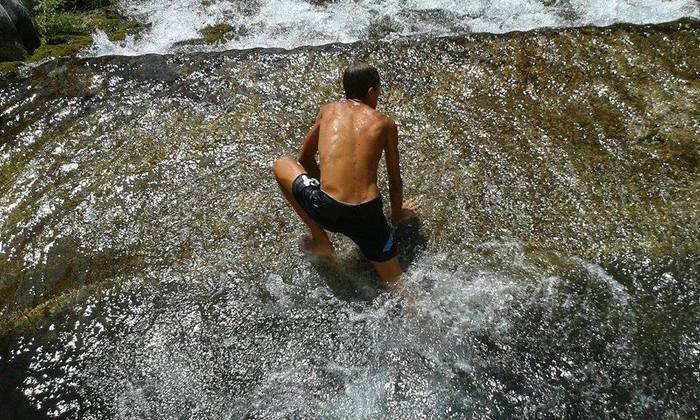 Reggia di Caserta: si tuffano nella fontana, chiusa l’area