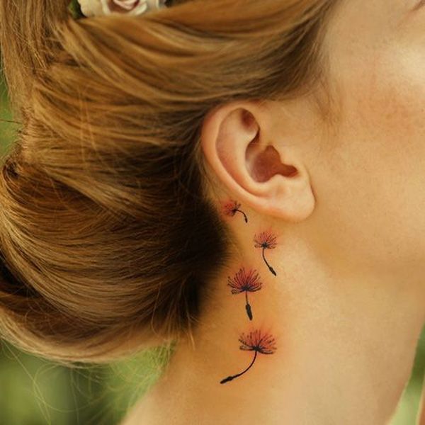Tatuaggio dietro l’orecchio: quale scegliere e idee a cui ispirarsi