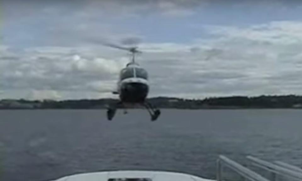 Elicottero atterra sullo yacht di lusso Attessa [Video]