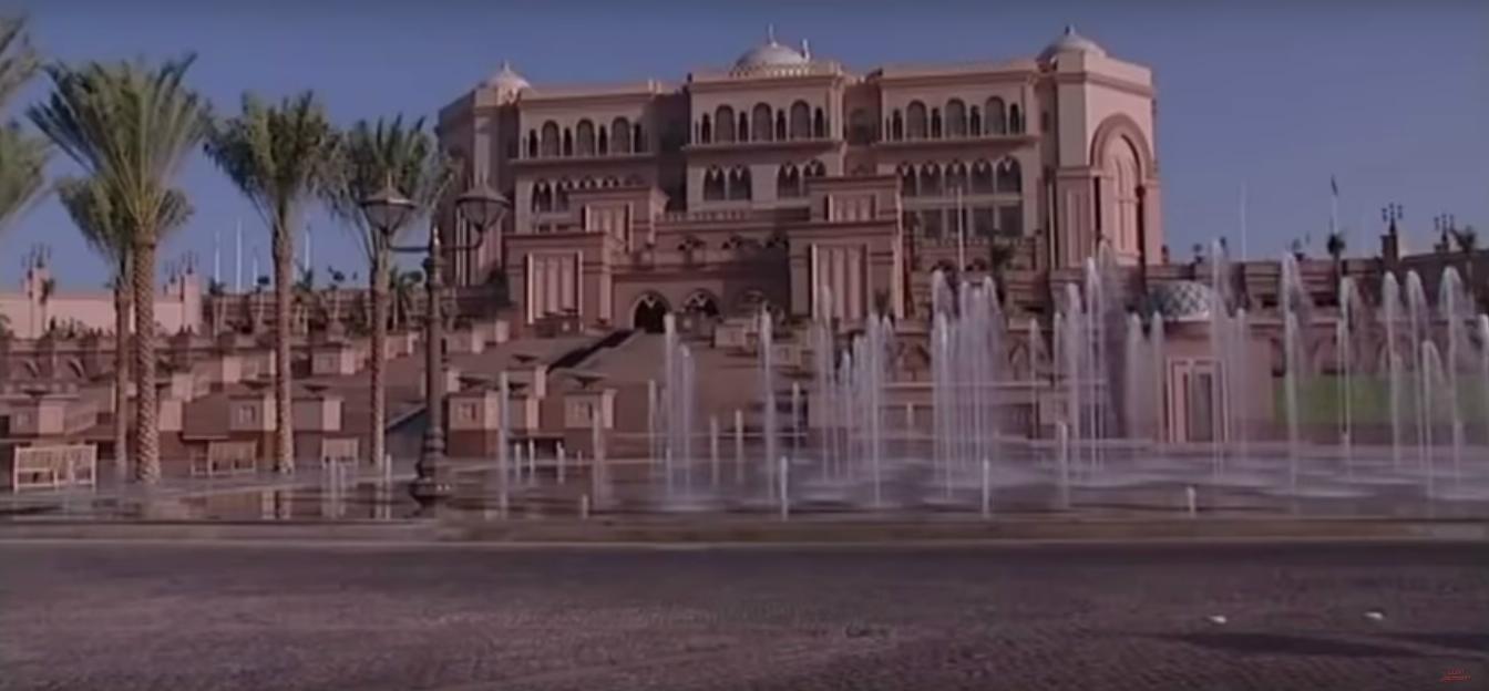 Emirates Palace: vetrina del lusso di Abu Dhabi [Video]