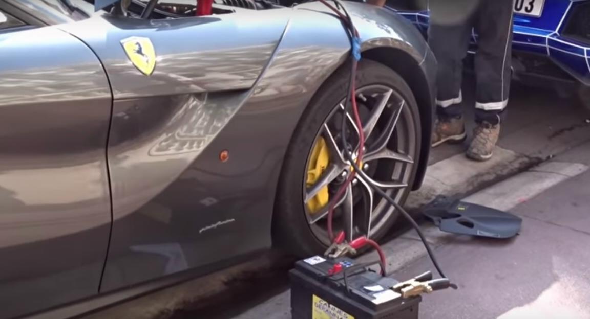 Ferrari F12berlinetta si riaccende coi cavetti a Cannes [Video]