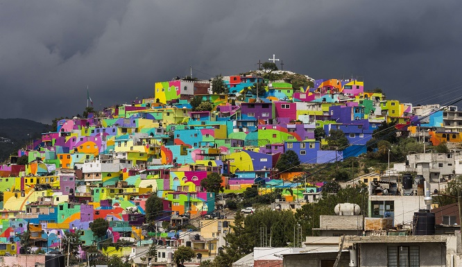 In Messico il barrio de Las Palmitas si trasforma in opera d’arte