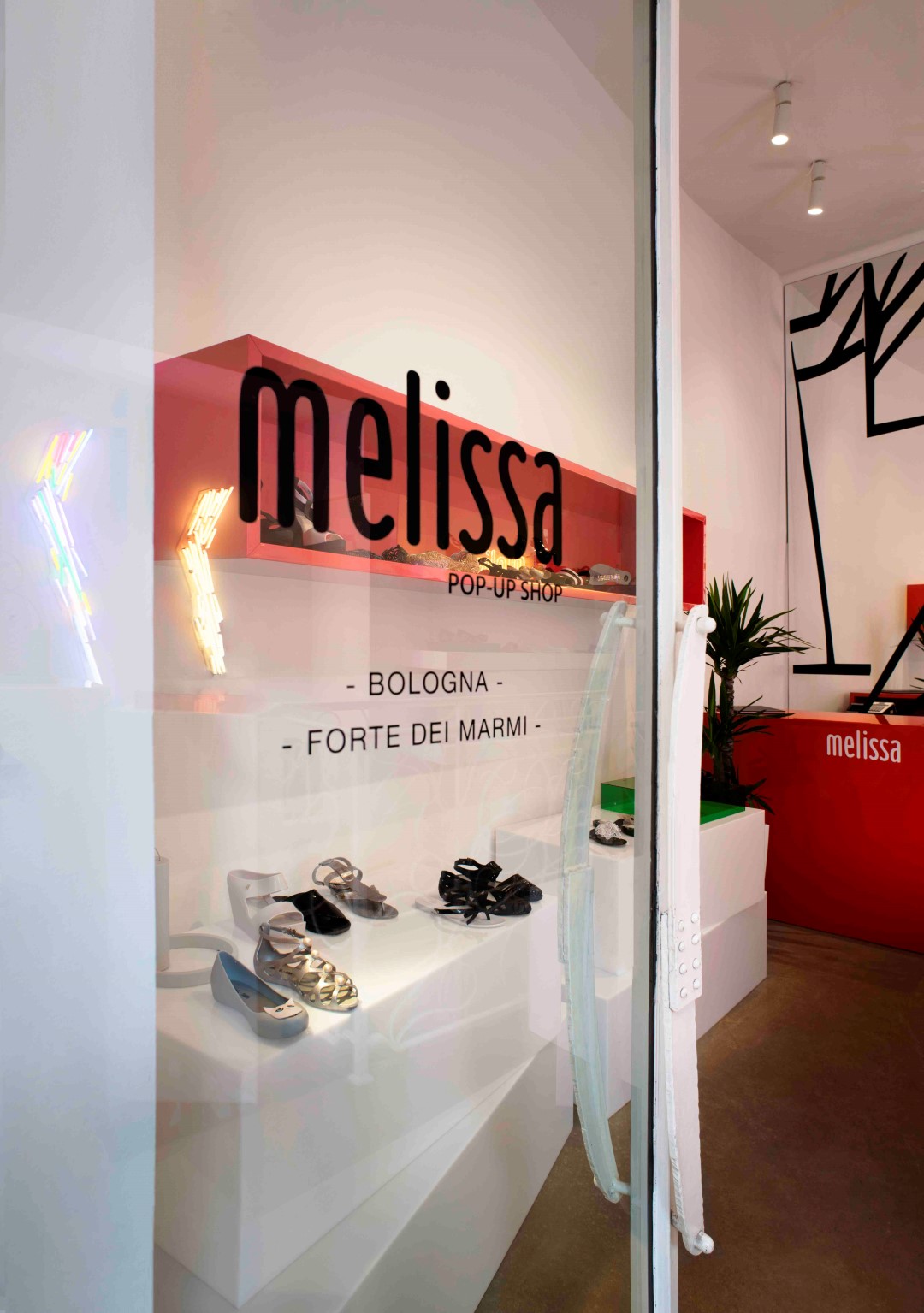 Melissa scarpe negozi Italia: aperti due monomarca a Bologna e Forte dei Marmi
