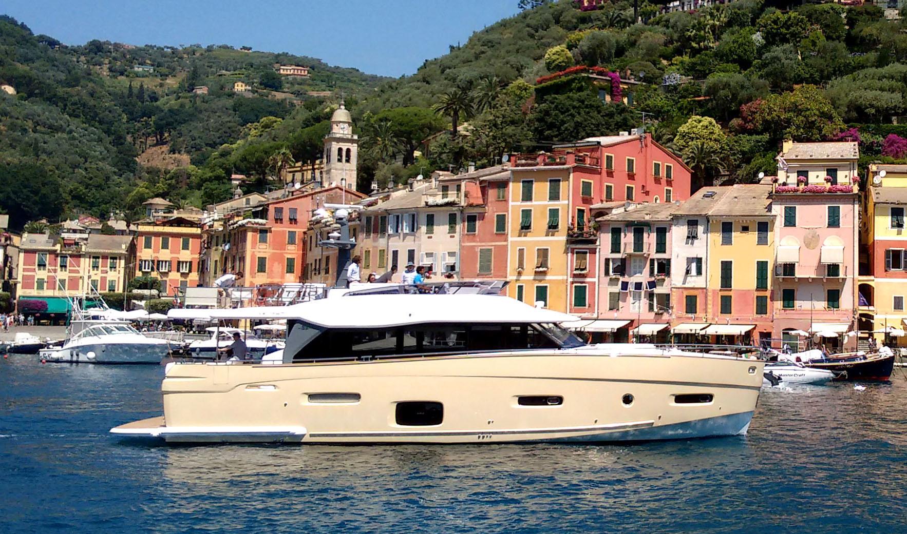 Azimut Yachts al Salone Nautico di Cannes 2015 con i suoi gioielli