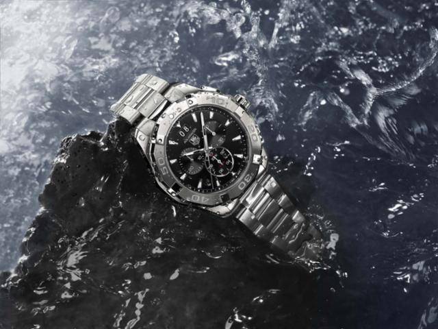 Orologio TAG Heuer Aquaracer 300M: sport di lusso