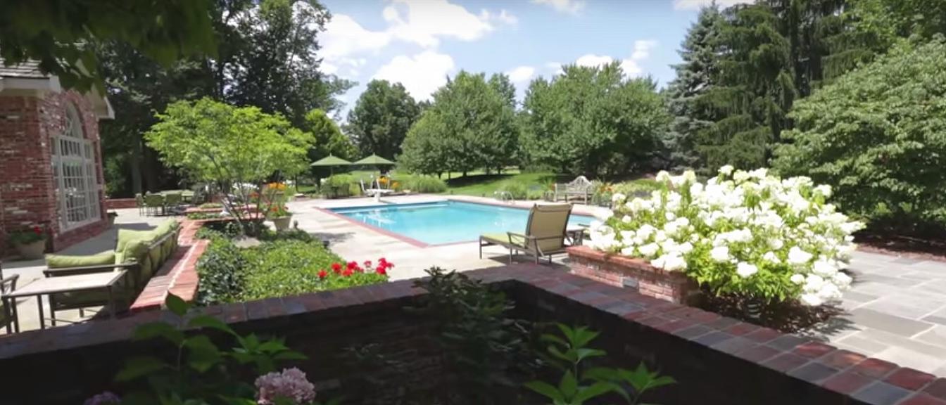 Villa di lusso con piscina vicino al campo da golf a Carmel [Video]