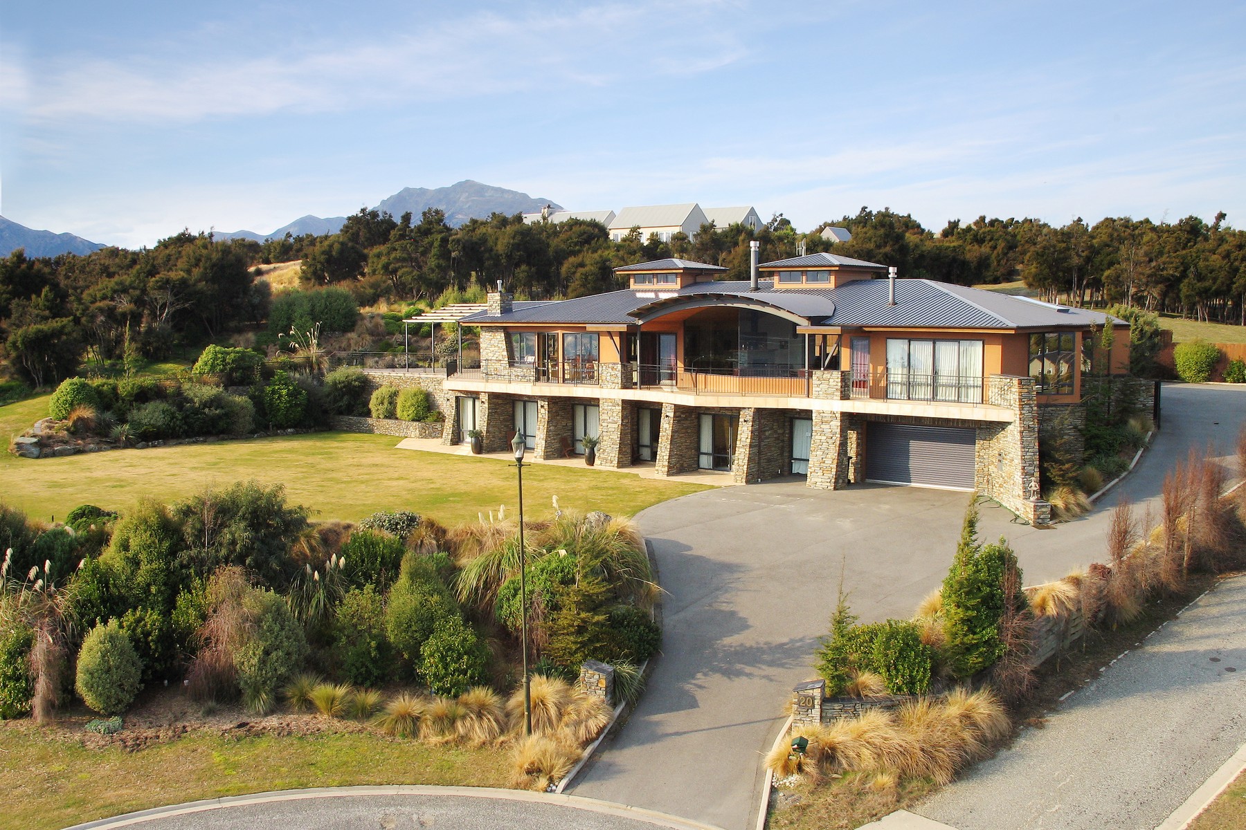 Villa di lusso affacciata sul lago in Nuova Zelanda
